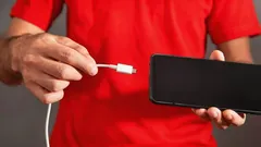 Laddar telefonen långsamt? Experter pekar ut det största problemet och lösningen