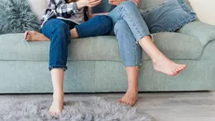 Personer som sitter med benet under sig har dessa 11 speciella personlighetsdrag