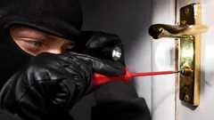 Tjuvar lägger märke till den här detaljen i dörren när de väljer en lägenhet att bryta sig in i