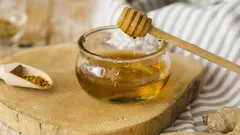 Vad händer om du äter honung varje dag: 6 huvudsakliga fördelar