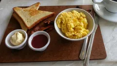 Hemligheten bakom perfekt stekta ägg: kockar avslöjar när det är bäst att tillsätta salt