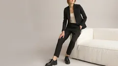 Så bär du svart efter 50: de viktigaste reglerna för en stilfull look