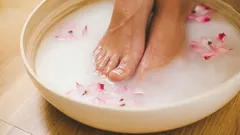 Tillsätt detta i vattnet och blötlägg fötterna: torra och spruckna hälar blir ett minne blott