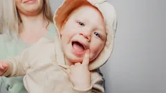 Hemligheten bakom barns skratt: varför skrattar spädbarn innan de börjar prata?
